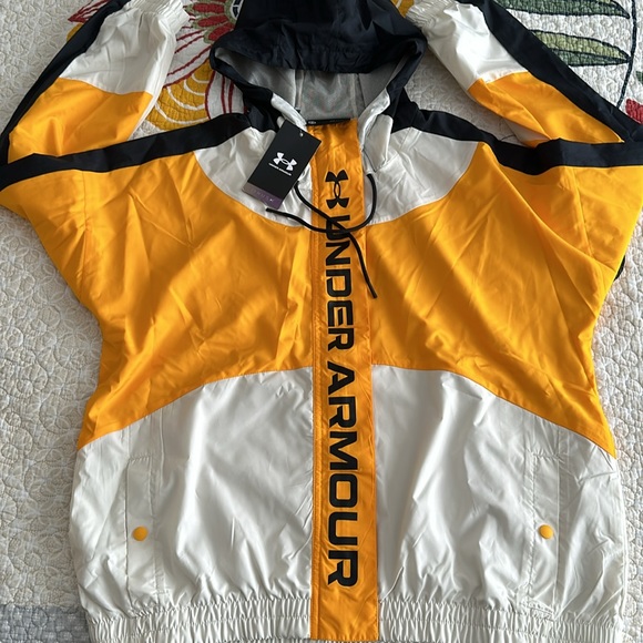 Under Armour Other - Under Armour women’s colorful running suit